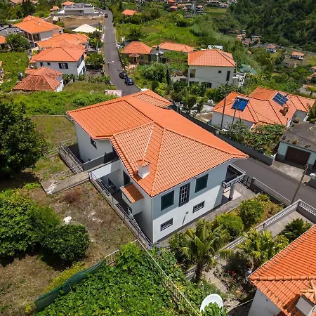 Holiday home With Game And Entertainment