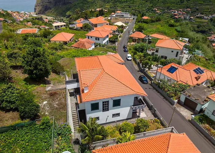 With Game And Entertainment São Vicente